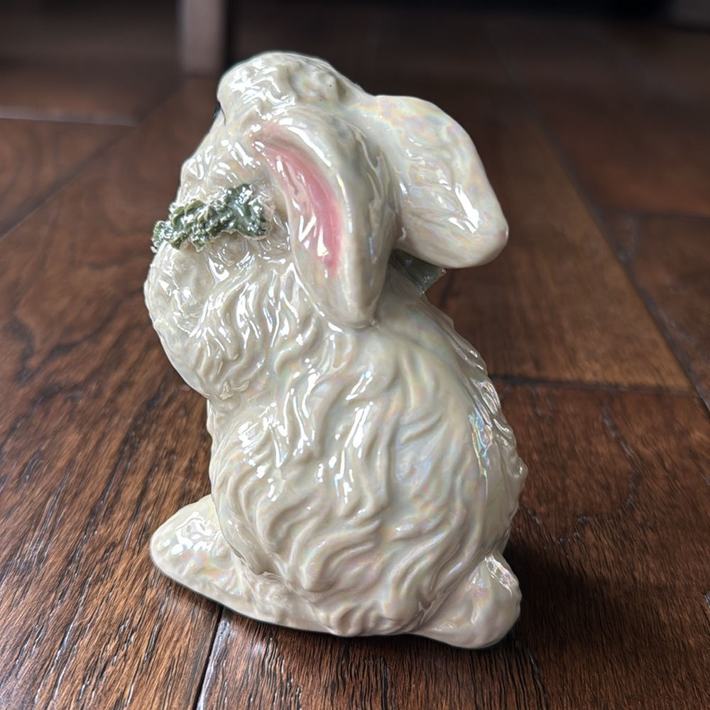 Vintage Set of 3 Pearlescent White Ceramic Bunny Figurines w/ Floral Wreaths - Picture 10 of 14